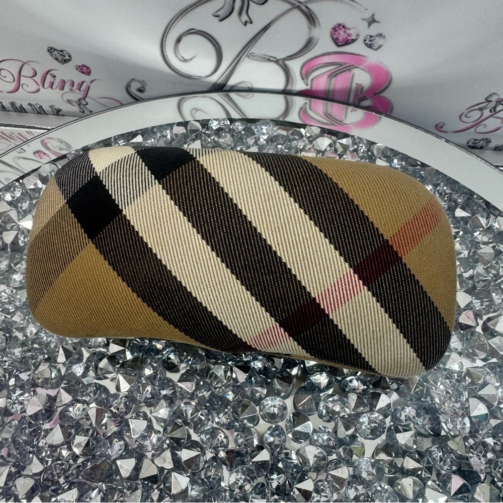 Burberry sunglasses case nova check print tan Plaid Women's Sunglasses Case